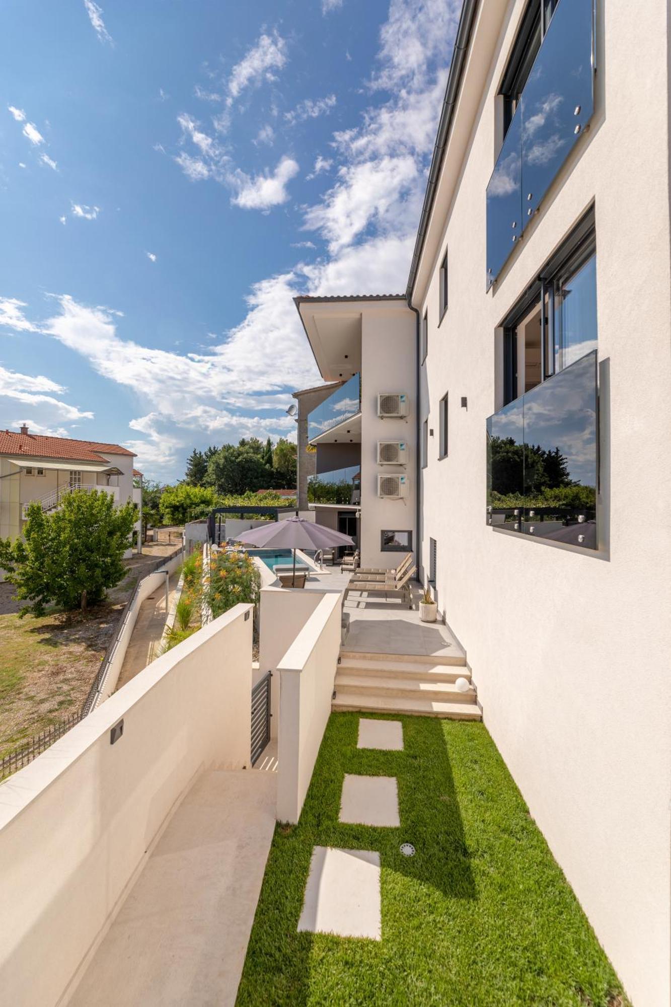 Villa Aurea Apartments Malinska De Luxe Buitenkant foto